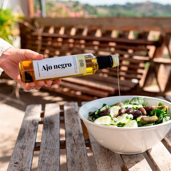 Aceite de oliva virgen extra ecológico con ajo negro